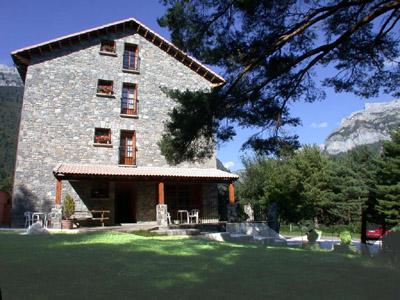 Hotel Rural Usón