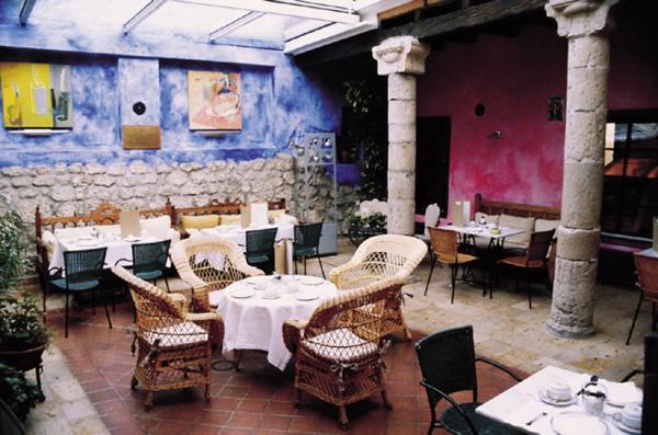 Posada Real De La Casa Del Abad De Ampudia