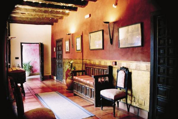 Posada Real De La Casa Del Abad De Ampudia