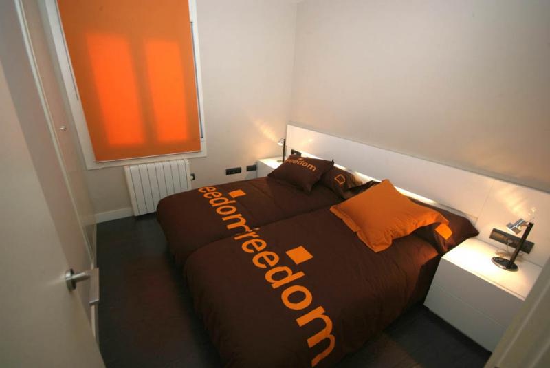 Apartamentos Rojo Y Naranja