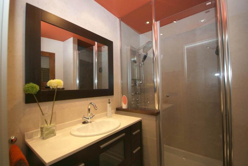 Apartamentos Rojo Y Naranja