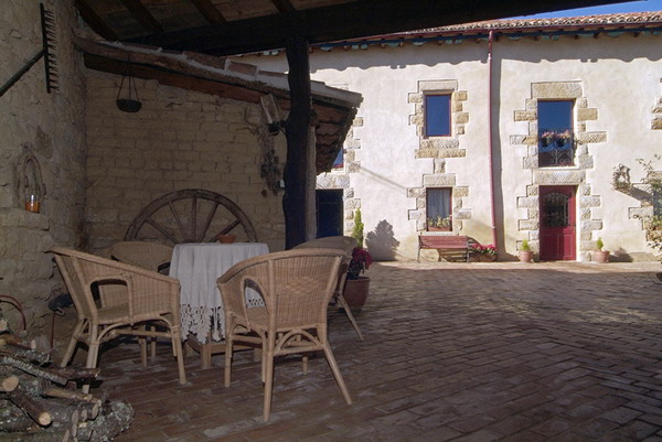 El Pozo De Los Lobos