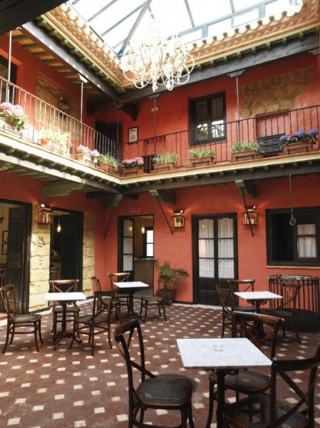 La Casona De Calderon***