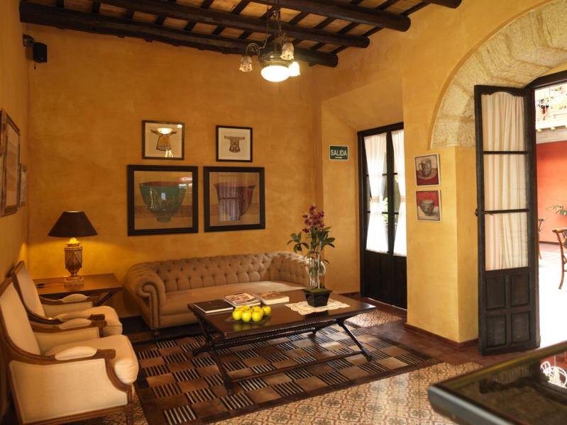 La Casona De Calderon***