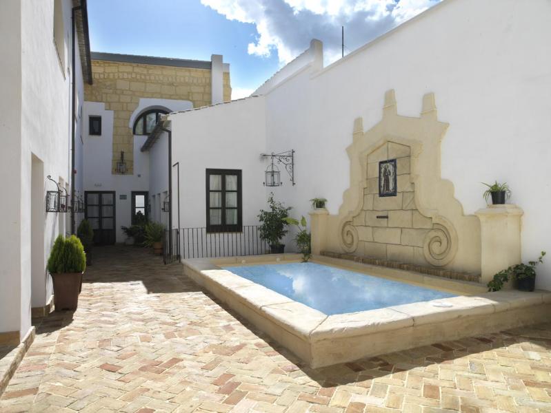 La Casona De Calderon***