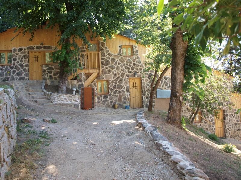 Los Castaños