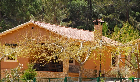 Casas Rurales Batan Rio Tus