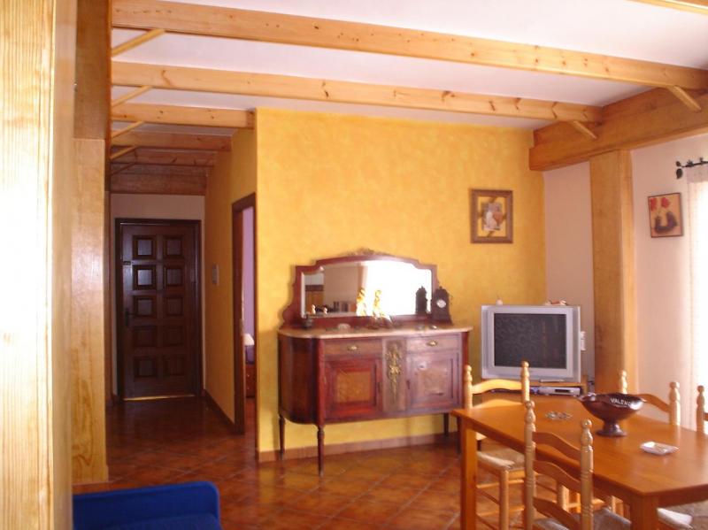 La Casa De Abajo