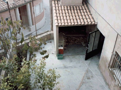 La Casa De Abajo