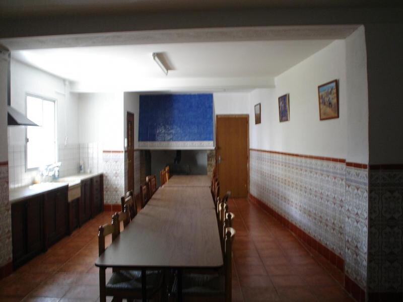 La Casa De Abajo