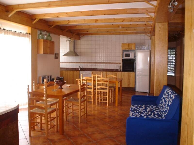 La Casa De Abajo