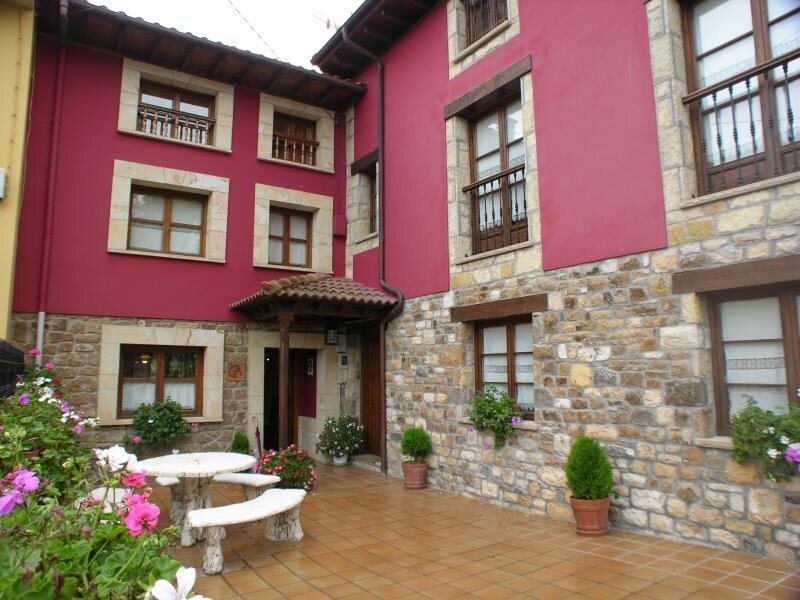 Apartamentos La Regoria