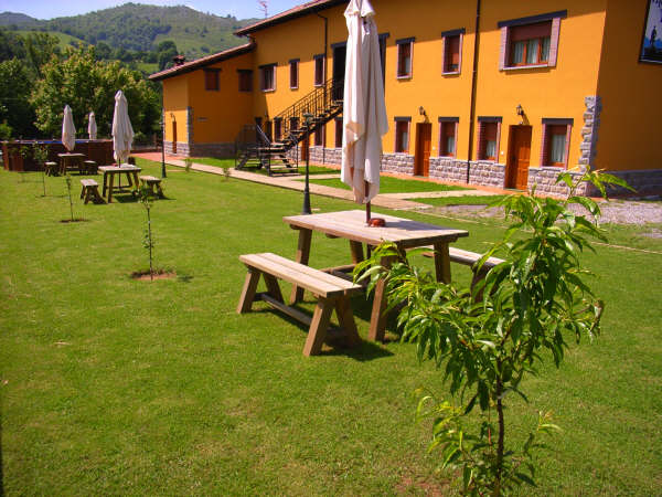 Apartamentos El Castañeu