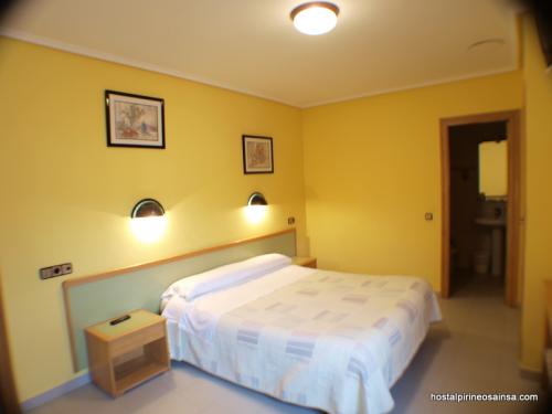 Hostal Pirineos Aínsa
