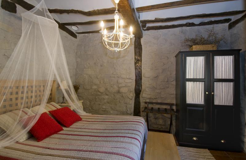 Casas De Velilla. Casa Concejos