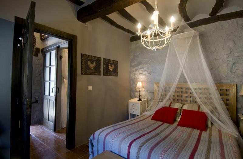 Casas De Velilla. Casa Concejos