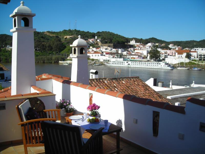 La Casa De Las Tejas