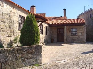 Casa Da Lagariça / Casa Da Calçada