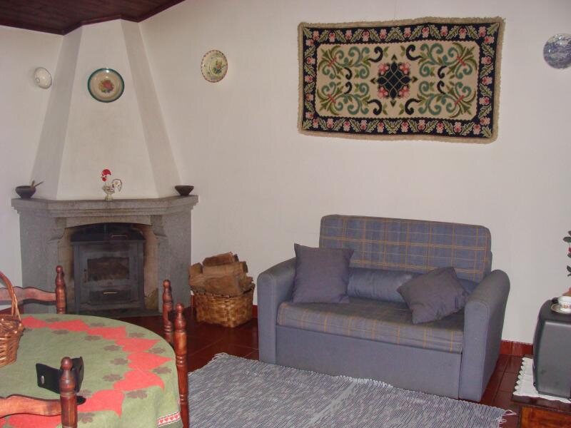 Casa Da Lagariça / Casa Da Calçada