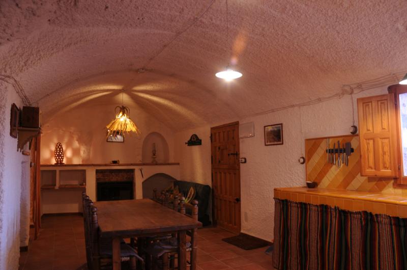 Cuevas El Torriblanco De Gorafe