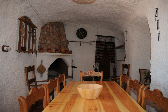 Cuevas El Torriblanco De Gorafe