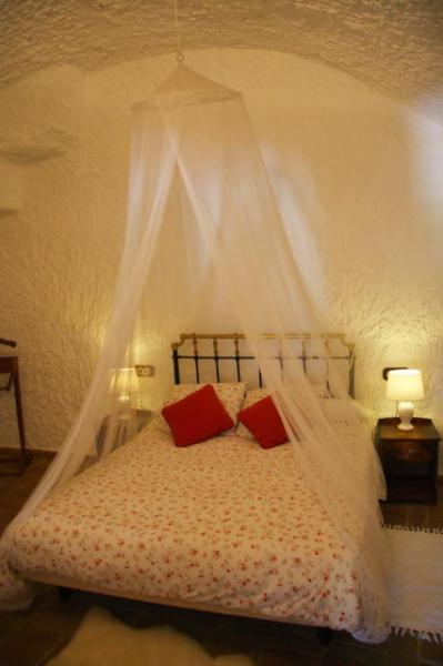 Cuevas Almagruz