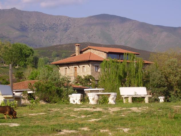 ROPINO - Casa Rural - Hotel En Candeleda - El Raso