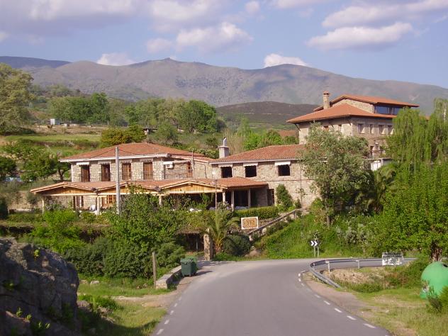 ROPINO - Casa Rural - Hotel En Candeleda - El Raso
