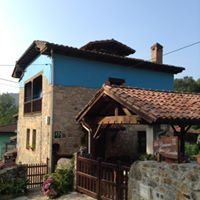 Apartamentos  Rurales La Caviana