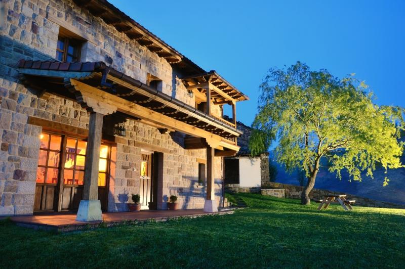 La Casa De Bustantegua