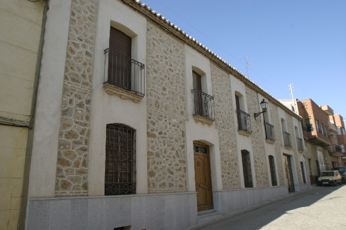 Las Tres Rosas