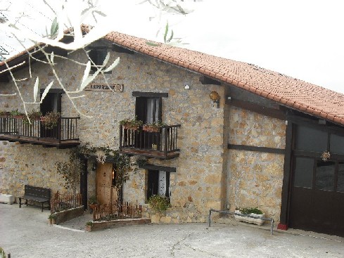 Caserío Larrabide