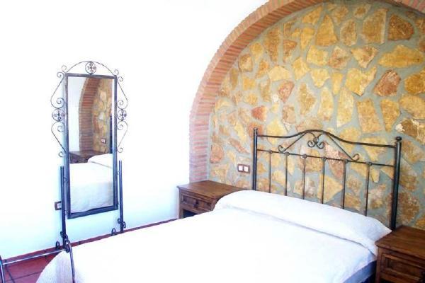 Casas Rurales Los Macabes