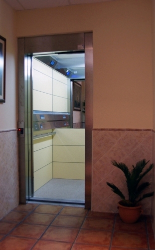Hostal Palomares**