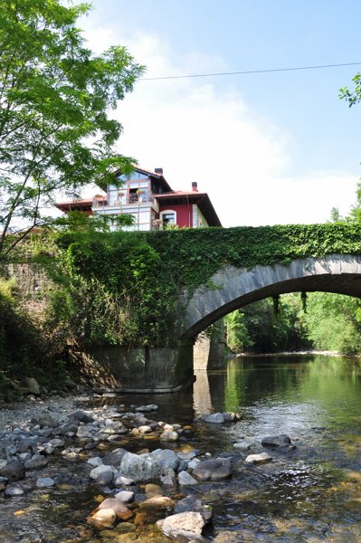 La Casa Del Puente