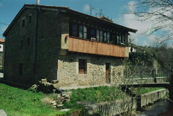 La Casa Pin