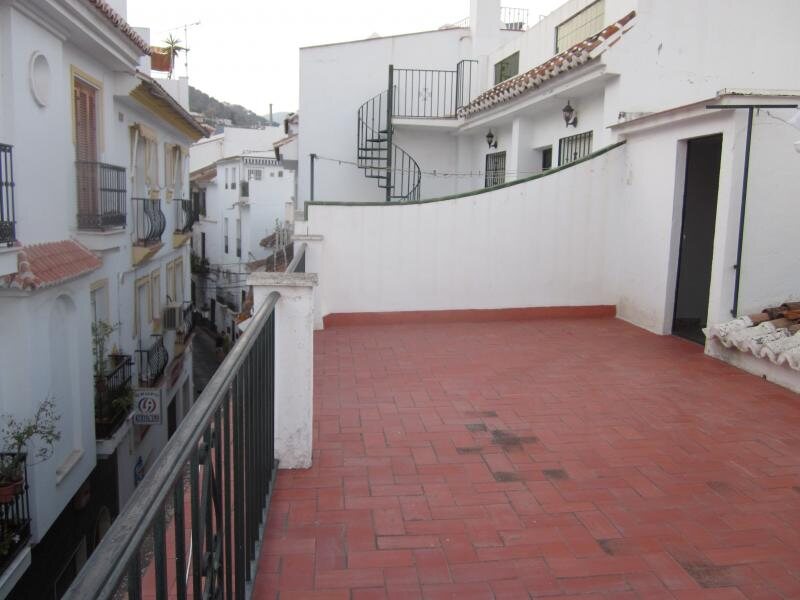 CASA CALLE BAJA
