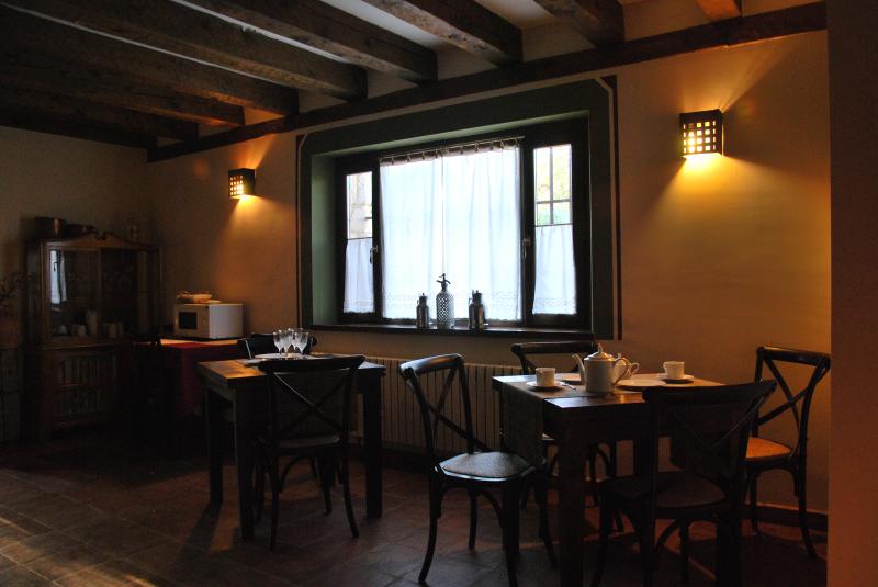 La Casona De Requijada