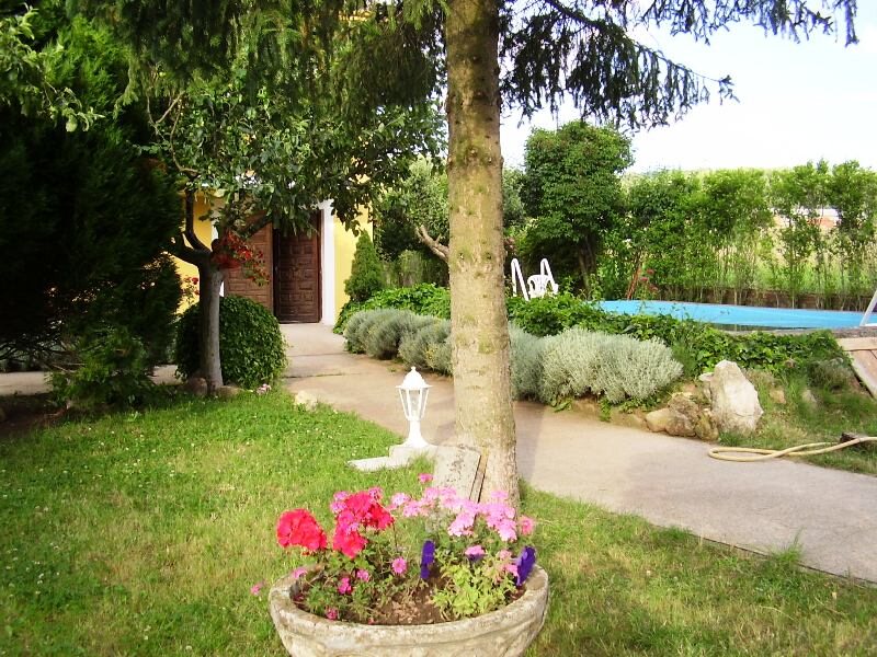 La Casa Amarilla