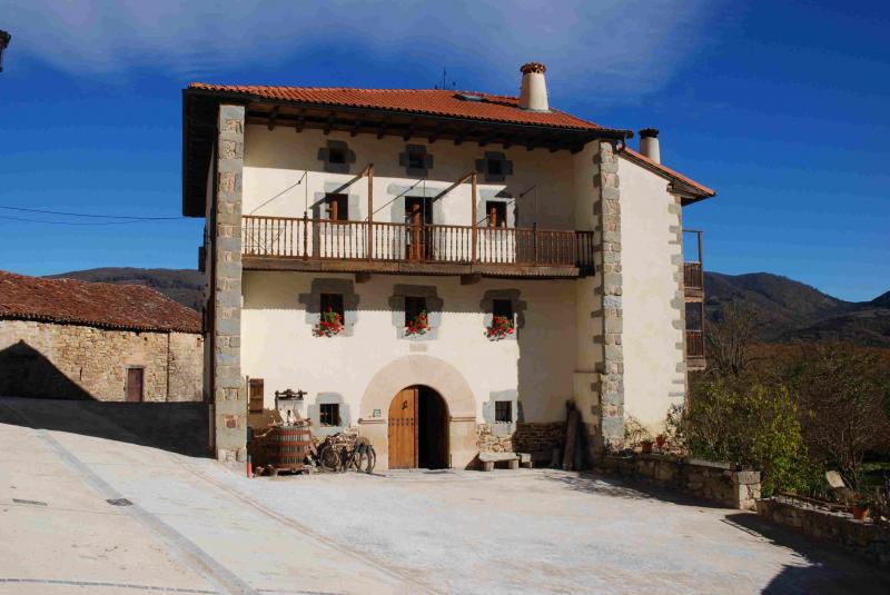 Casa Monaut