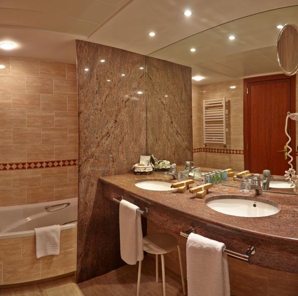 Sport Hotel Village 4*