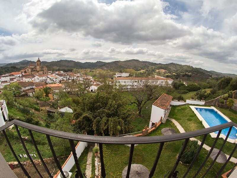 Apartahotel Rural Doce Caños