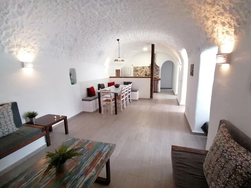 Cuevas Adonia I y II