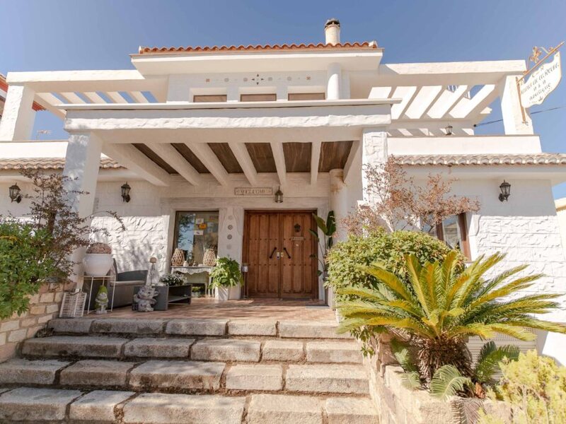 Casa Laurel de la Reina