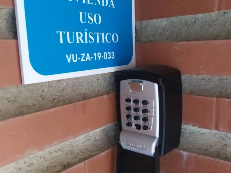 TU CASA EN MEQUINENZA CON WIFI